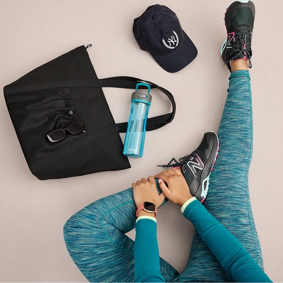 24 Oz Water Bottle w/Auto Pop Lid - Picture 8 of 8